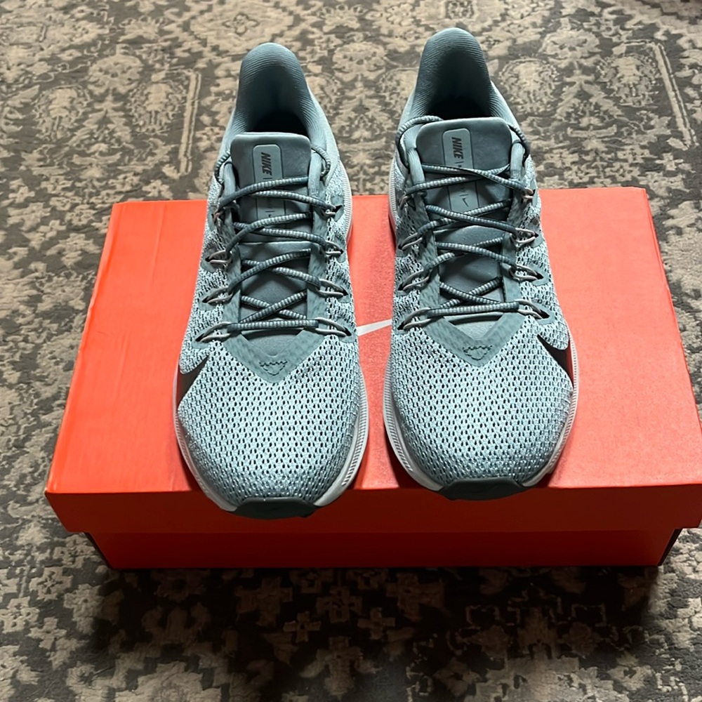 Nike Women’s Nike Quest 2, Ocean Cube/MTLC Cool Grey, Size 6.5, worn once.